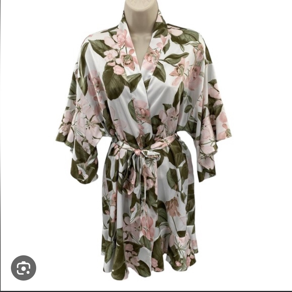 👰‍♀️Victoria’s Secret Bride Robe👰‍♀️ - Picture 3 of 8